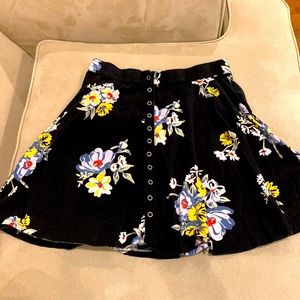 Floral skirt size M